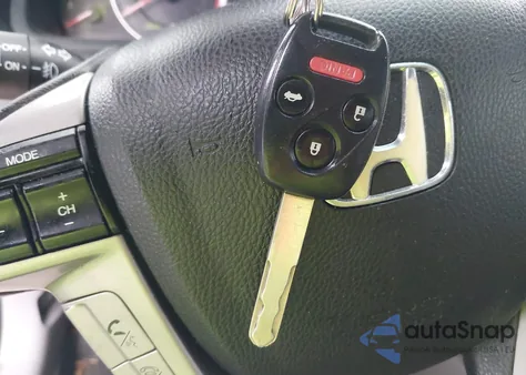 2011 Honda Accord 3.5 Ex-L из США, поврежденный, VIN 1HGCP3F86BA015723